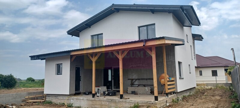 Sabareni, casa p+1E+m, 5 camere, 3 bai, terasa acoperita, CT